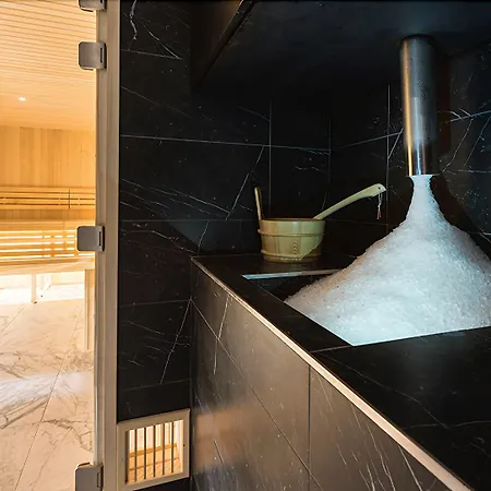 Hotell Fahrenheit Seven Courchevel