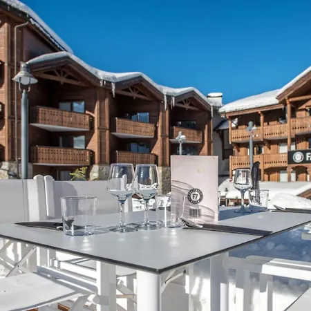 Hotell Fahrenheit Seven Courchevel