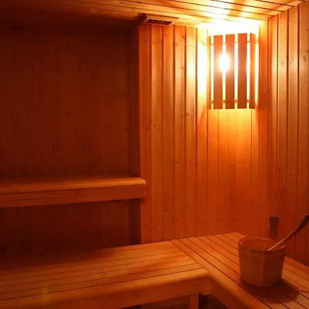 Hotell Fahrenheit Seven 4*