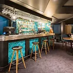 Fahrenheit Seven Hotel 4*