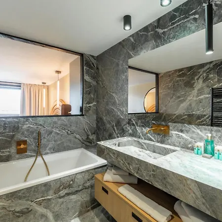 Hotel Fahrenheit Seven 4*