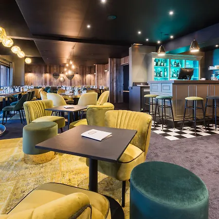 Fahrenheit Seven Hotel