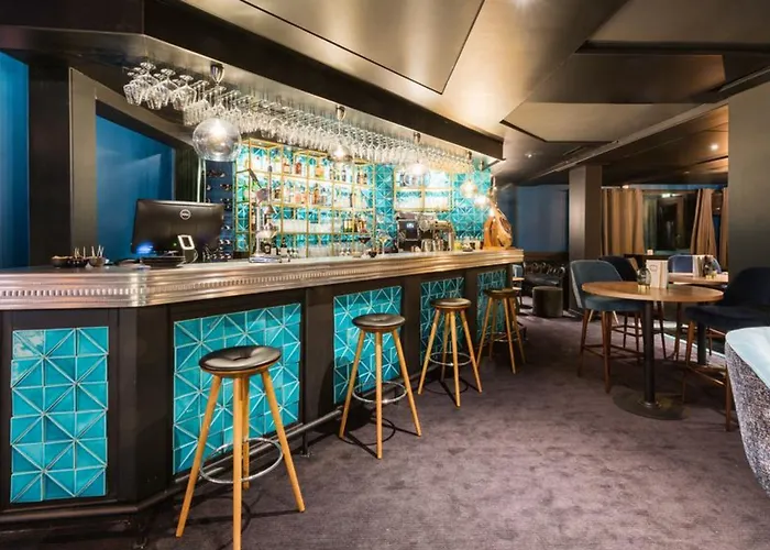 Fahrenheit Seven Hotel 4*