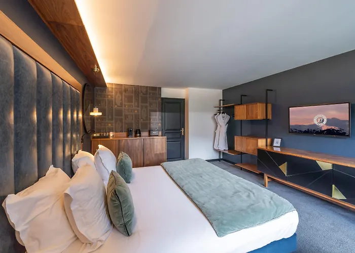 Hotel Fahrenheit Seven 4*