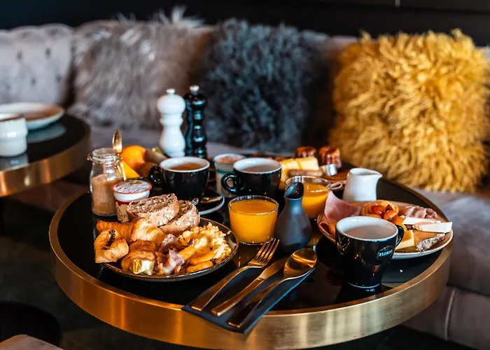 Fahrenheit Seven מלון 4*