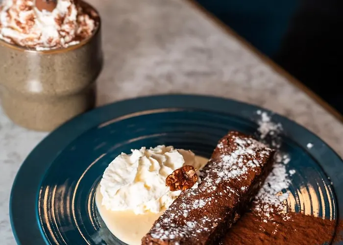 מלון Fahrenheit Seven 4*